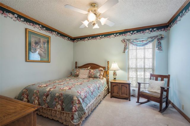 9 Quail Run Street, Gainesville, TX 76240