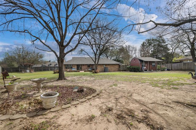 9 Quail Run Street, Gainesville, TX 76240