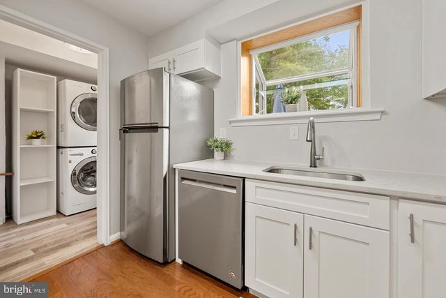 3825 KELLER AVE, Alexandria, VA 22302