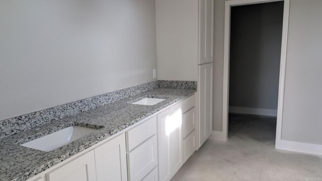 32 Dandelion Drive, Greenbrier, AR 72058