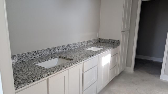 32 Dandelion Drive, Greenbrier, AR 72058