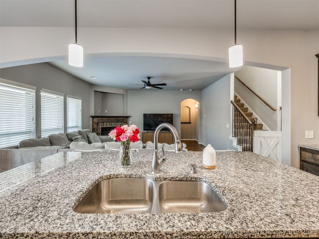 3357 S 207th East Avenue, Broken Arrow, OK 74014