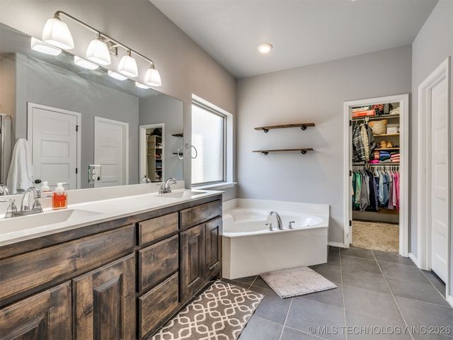 3357 S 207th East Avenue, Broken Arrow, OK 74014