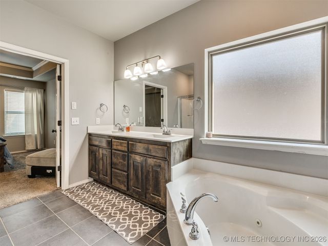 3357 S 207th East Avenue, Broken Arrow, OK 74014