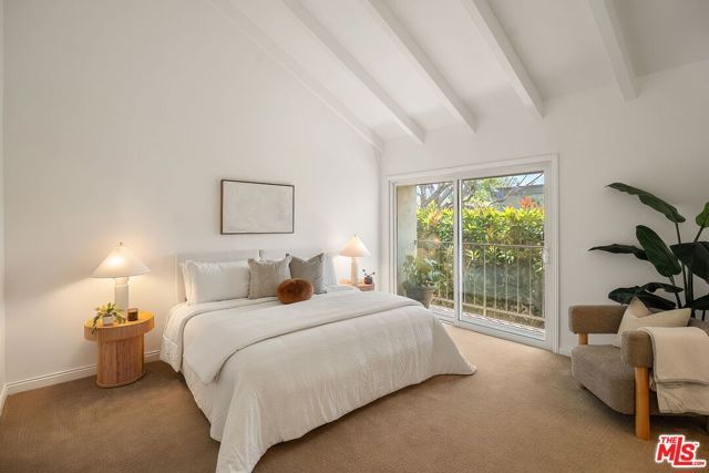 32 Village Pkwy, Santa Monica, CA 90405