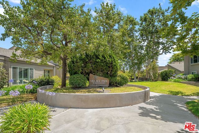 32 Village Pkwy, Santa Monica, CA 90405