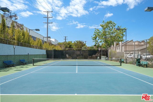 32 Village Pkwy, Santa Monica, CA 90405