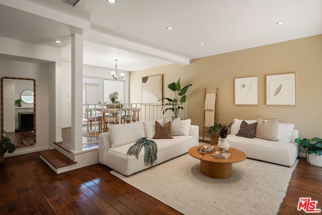 32 Village Pkwy, Santa Monica, CA 90405