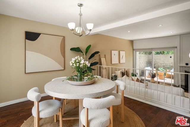 32 Village Pkwy, Santa Monica, CA 90405