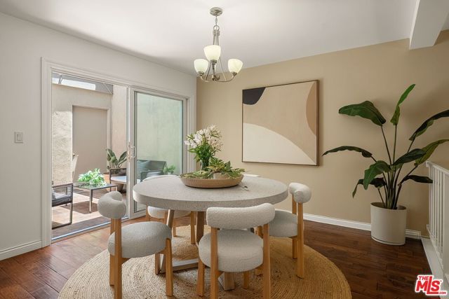 32 Village Pkwy, Santa Monica, CA 90405