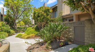 32 Village Pkwy, Santa Monica, CA 90405