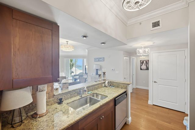 975 NW Flagler Avenue 302, Stuart, FL 34994