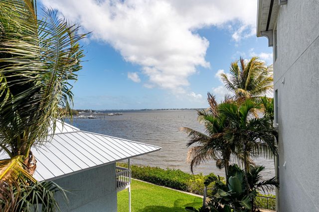 975 NW Flagler Avenue 302, Stuart, FL 34994