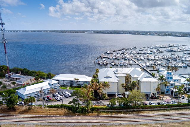 975 NW Flagler Avenue 302, Stuart, FL 34994
