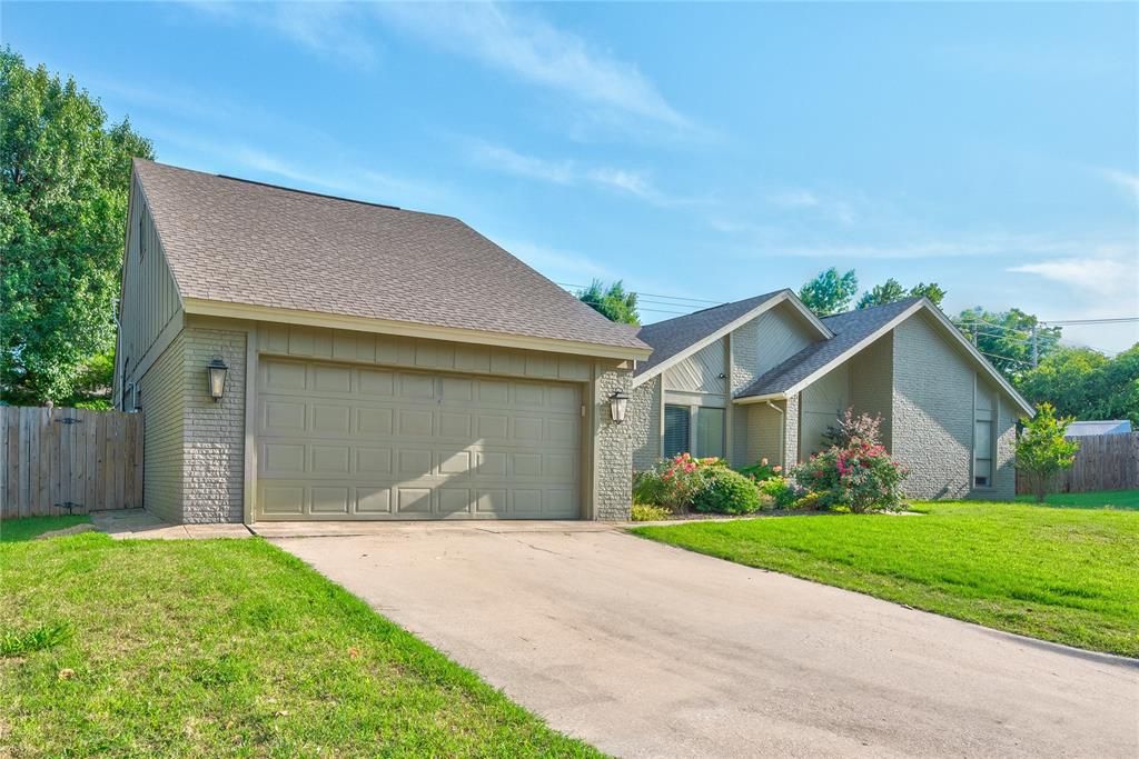 6348 Hyde Park Drive, Oklahoma City, OK 73162