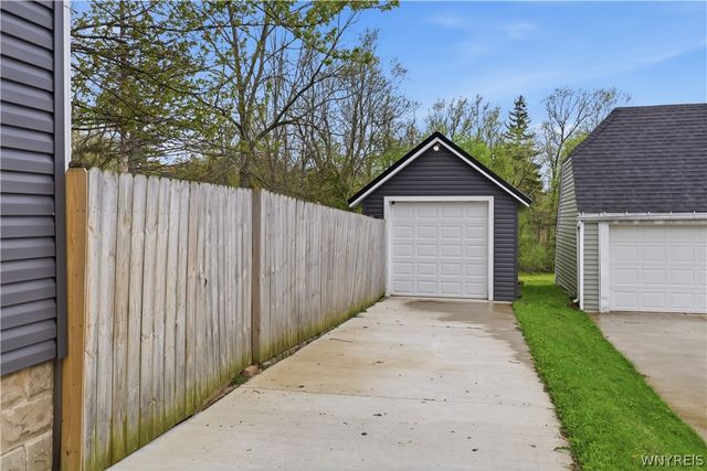 2575 Amsdell Road, Hamburg, NY 14075