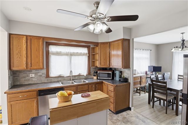 2575 Amsdell Road, Hamburg, NY 14075