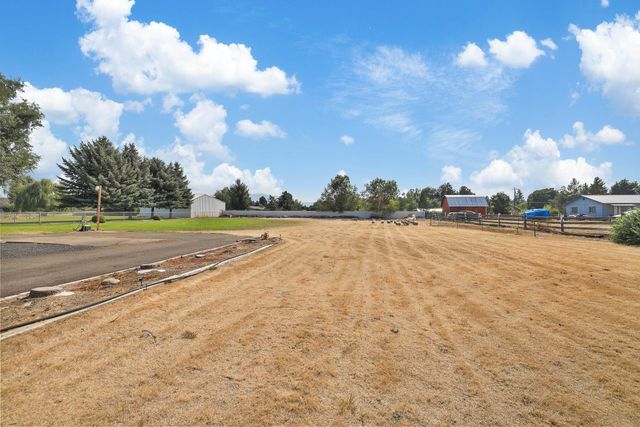 18808 E Euclid Ave, Otis Orchards, WA 99027