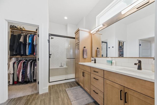 3580 N Bluestem Ct, Rose Hill, KS 67133