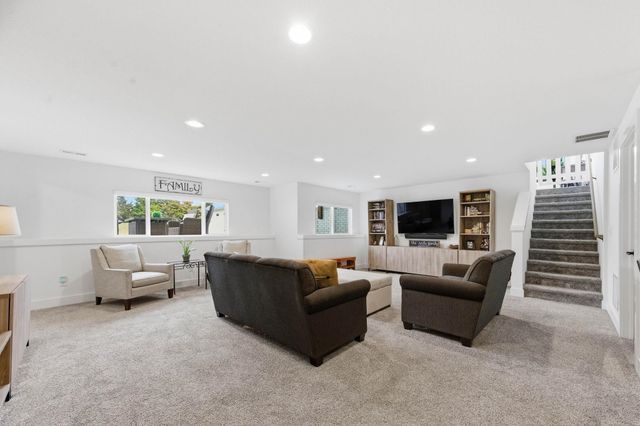 3580 N Bluestem Ct, Rose Hill, KS 67133