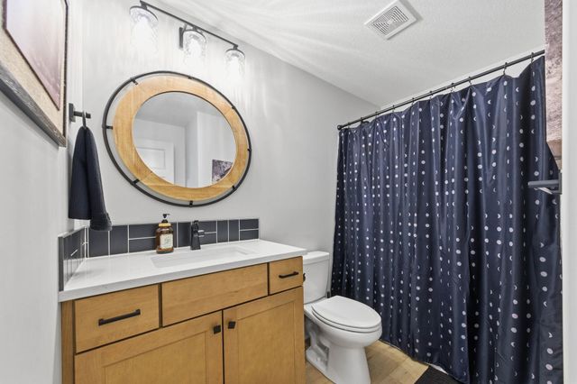 3580 N Bluestem Ct, Rose Hill, KS 67133