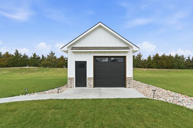 3580 N Bluestem Ct, Rose Hill, KS 67133