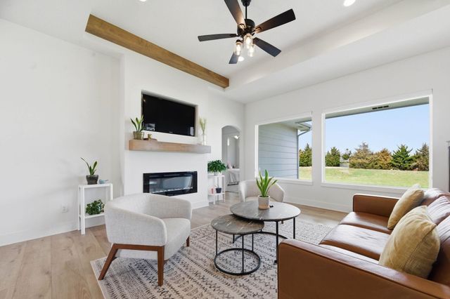 3580 N Bluestem Ct, Rose Hill, KS 67133