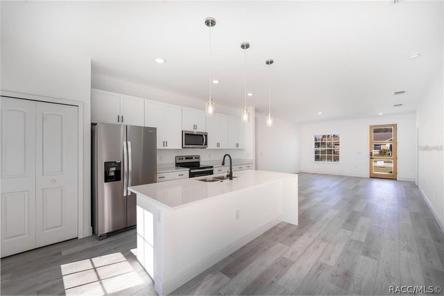 572 W Bluster Place, Citrus Springs, FL 34434