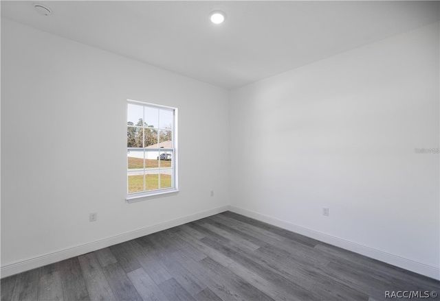 572 W Bluster Place, Citrus Springs, FL 34434