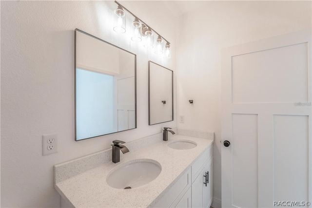 572 W Bluster Place, Citrus Springs, FL 34434