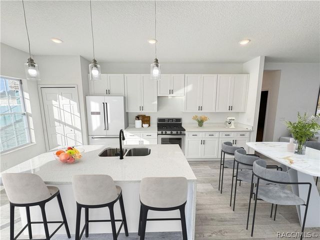 572 W Bluster Place, Citrus Springs, FL 34434