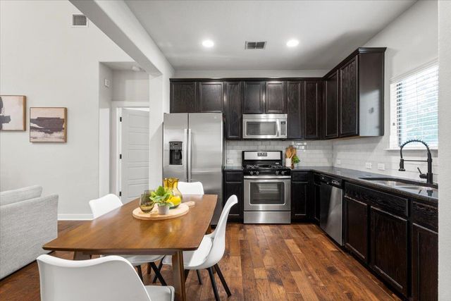 2101 Rivers Edge WAY 17, Austin, TX 78741