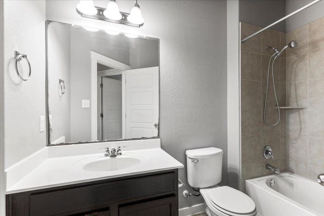 2101 Rivers Edge WAY 17, Austin, TX 78741