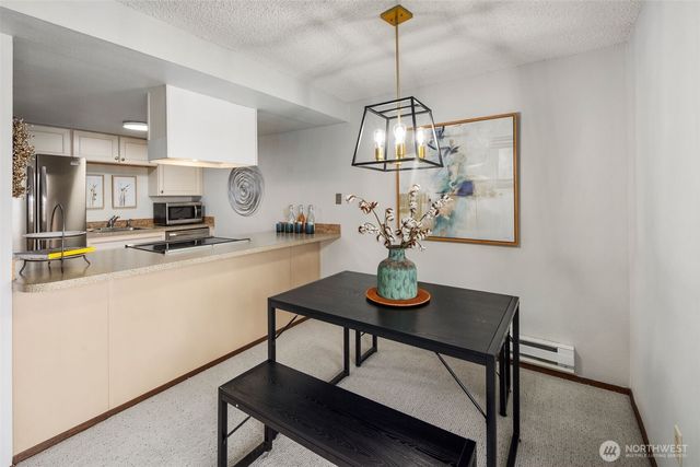 2511 S 248th St #B12, Kent, WA 98032