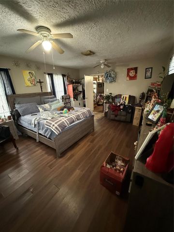 701 E Bernard Street, West Columbia, TX 77486