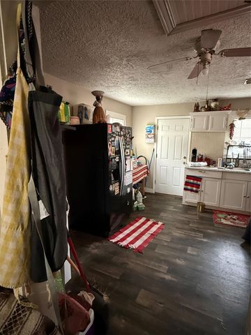 701 E Bernard Street, West Columbia, TX 77486