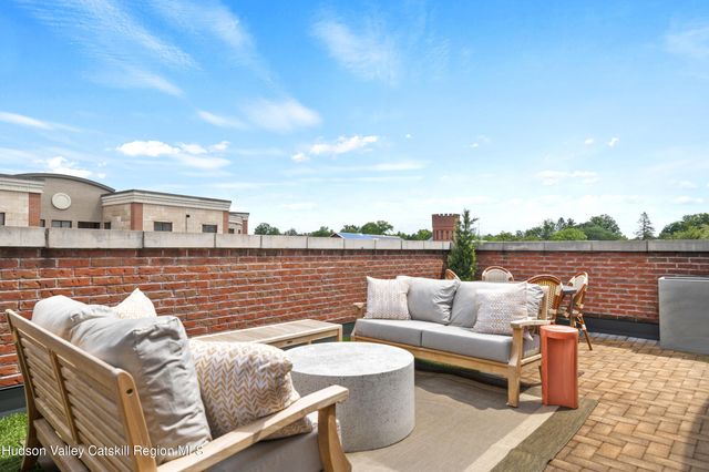 30 Lake Avenue 207, Saratoga Springs, NY 12866