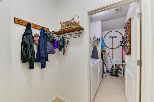 536 Dragon Ridge RD, Buda, TX 78610