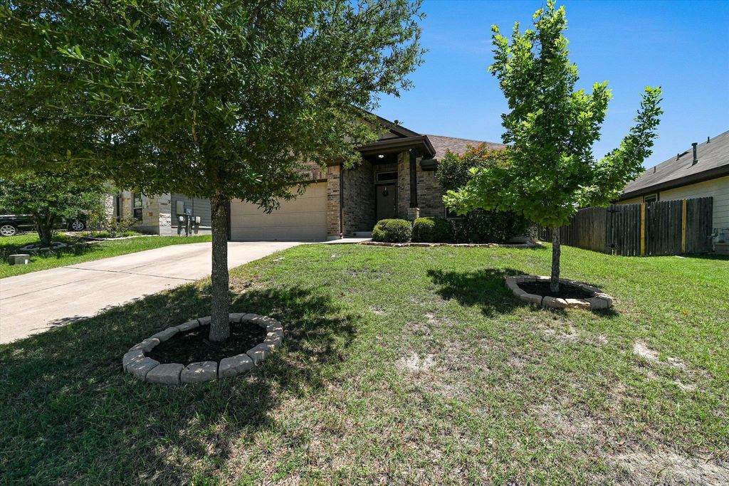 536 Dragon Ridge RD, Buda, TX 78610