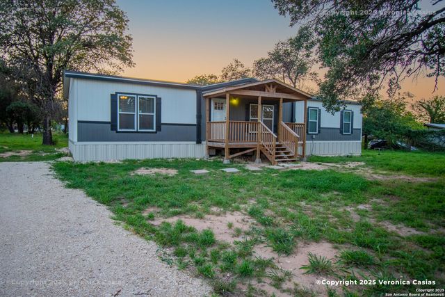 336 County Rd 6846, Lytle, TX 78052
