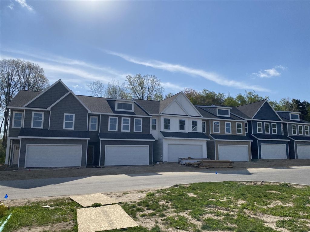 4858 Hidden River Avenue 57, Wyoming, MI 49418