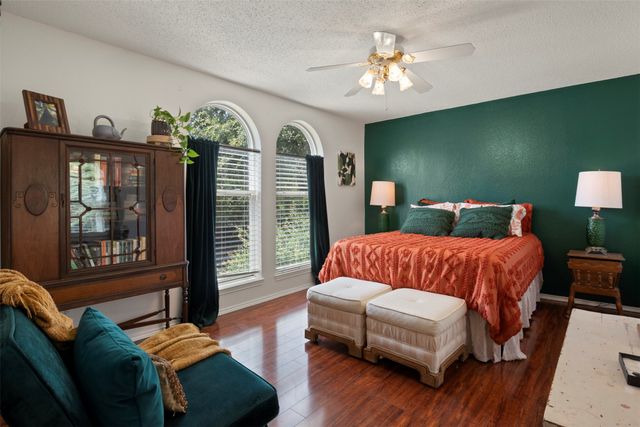 1428 Creekview Drive, Lewisville, TX 75067