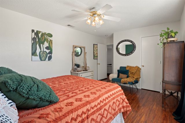 1428 Creekview Drive, Lewisville, TX 75067