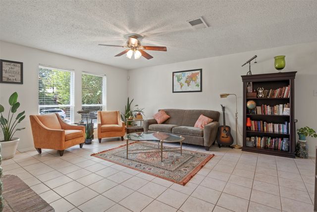 1428 Creekview Drive, Lewisville, TX 75067