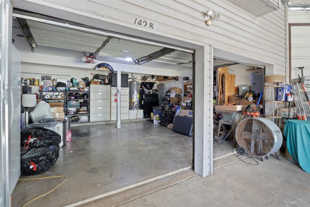 1428 Creekview Drive, Lewisville, TX 75067