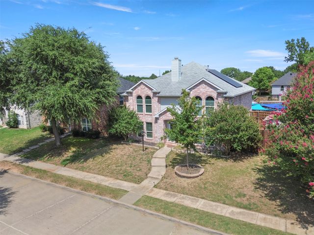 1428 Creekview Drive, Lewisville, TX 75067