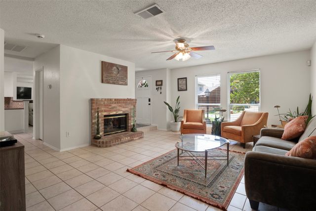 1428 Creekview Drive, Lewisville, TX 75067