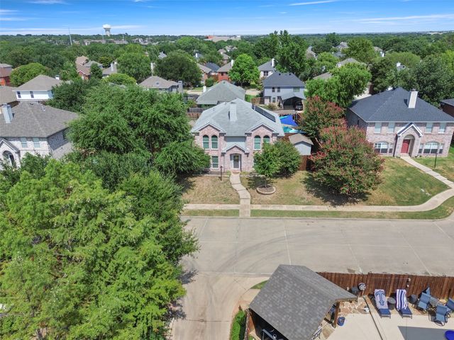 1428 Creekview Drive, Lewisville, TX 75067