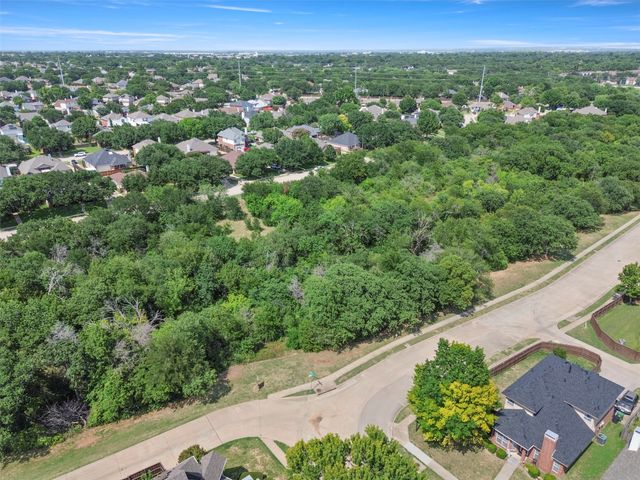 1428 Creekview Drive, Lewisville, TX 75067