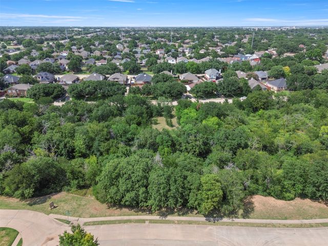 1428 Creekview Drive, Lewisville, TX 75067